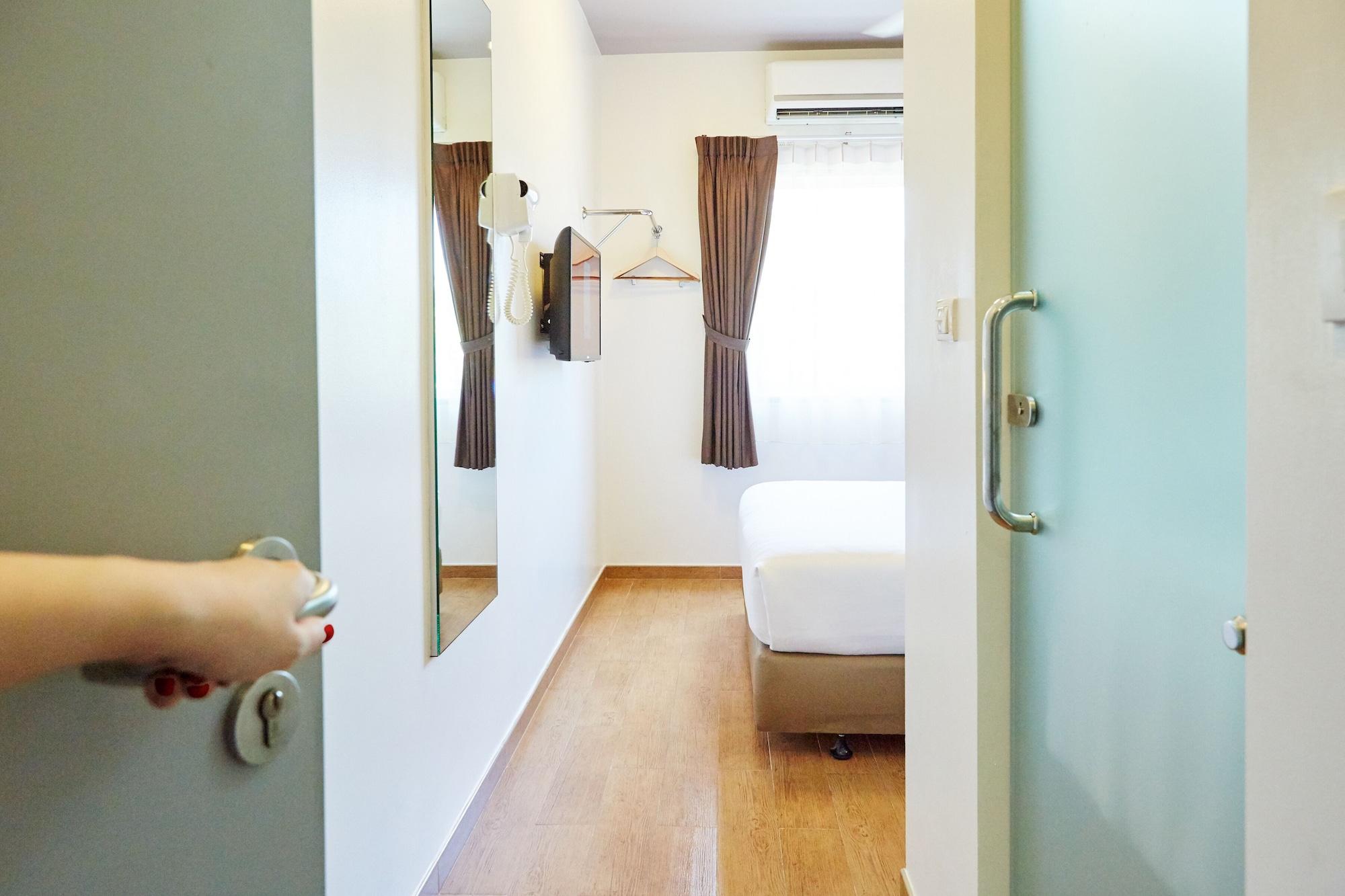 فندق ريد بلانت فوكيت باتونج Patong المظهر الخارجي الصورة